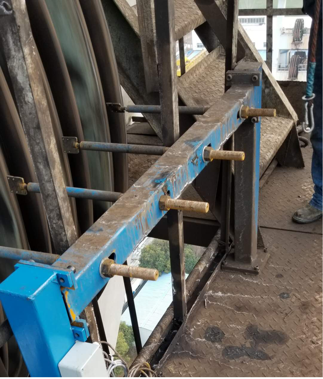 天轮平台监测装置